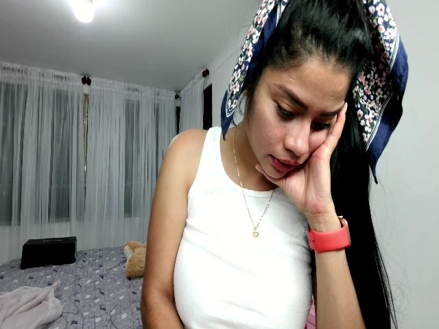 Live sex webcam photo for Einnyn_sweet #258537088