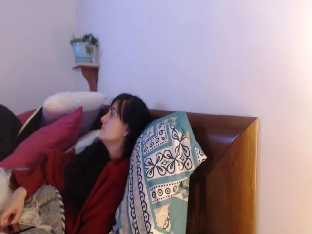 Live sex webcam photo for isabellazee2 #253970919