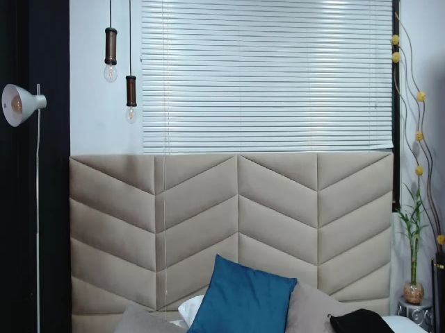 Live sex webcam photo for ShenLong3 #255449578