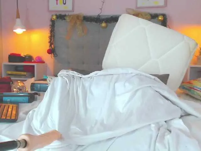 Live sex webcam photo for lizzarobert #240959101