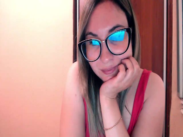 Live sex webcam photo for Kay_Lo #253411999