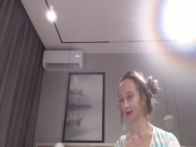 Live sex webcam photo for Innocent_Miss #253205532
