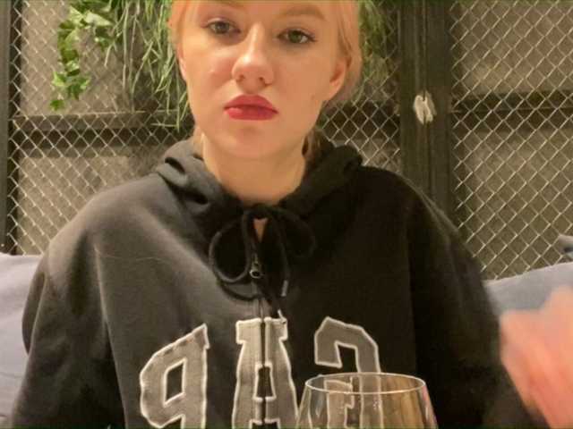 Live sex webcam photo for TreshGirls #241064533