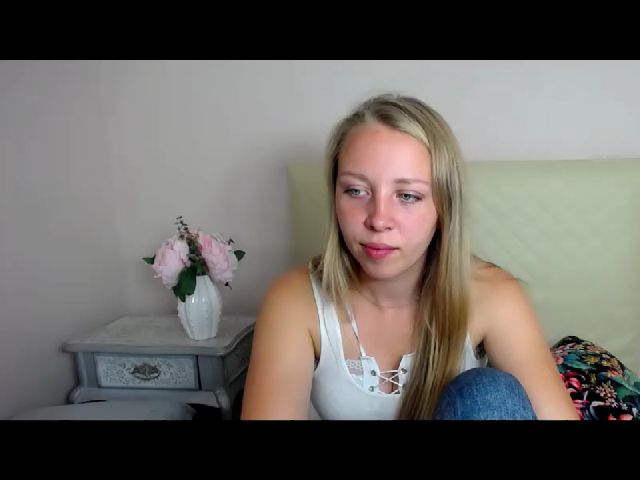 Live sex webcam photo for CorneliaYoung #263307611