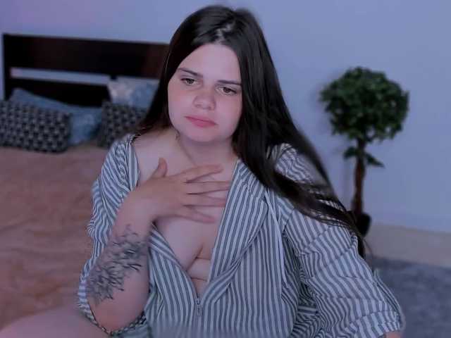 Live sex webcam photo for JoyOnee #250855491