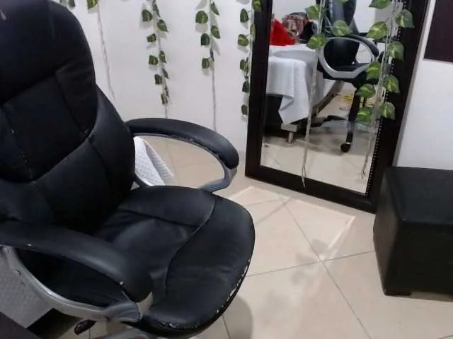 Live sex webcam photo for angeldarks #241324701