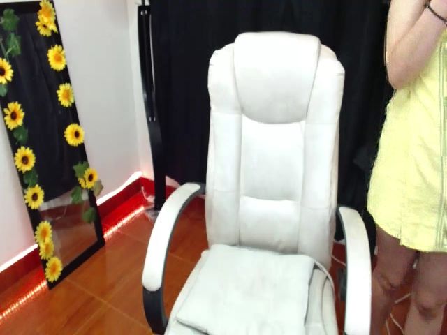 Live sex webcam photo for Scarletgrey #264105180