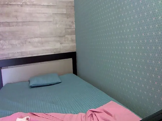 Live sex webcam photo for HugeBoobsErin #260512151