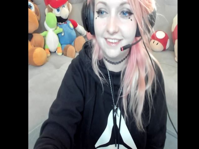 Live sex webcam photo for PrincessBluu #253912358