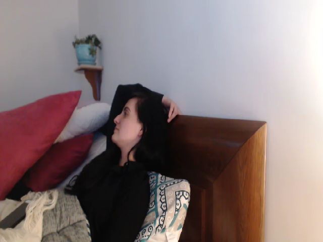 Live sex webcam photo for isabellazee2 #253648863