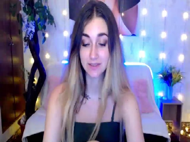 Live sex webcam photo for Lolly__Pop__ #261660931