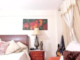 Live sex webcam photo for Sarabrand #240576219