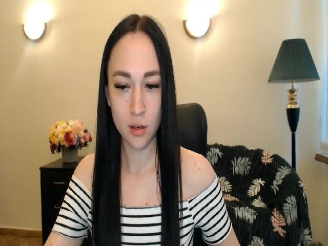 Live sex webcam photo for Space_Girly #253342355