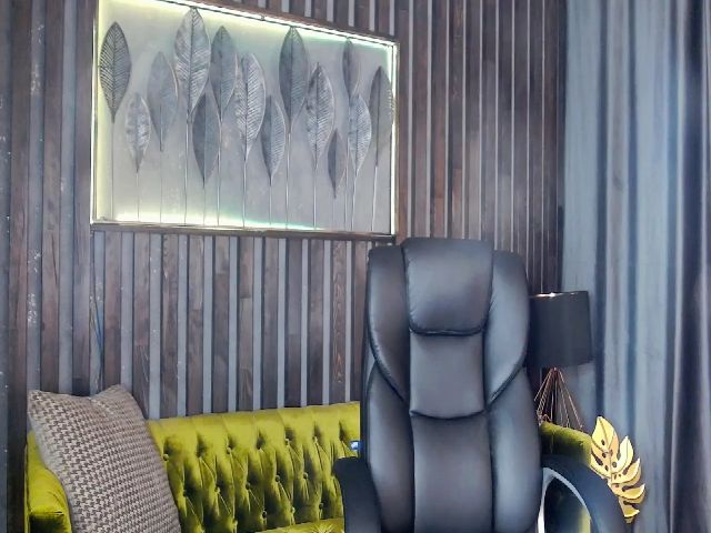 Live sex webcam photo for Gabrielllaa #253916427