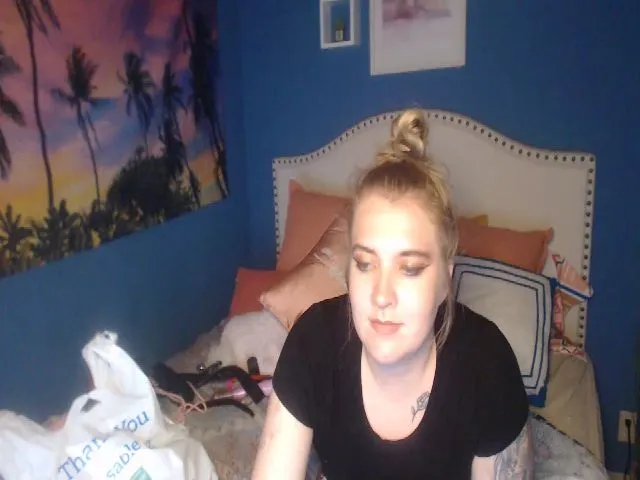 Live sex webcam photo for SnowWhiteXxxx #254352081