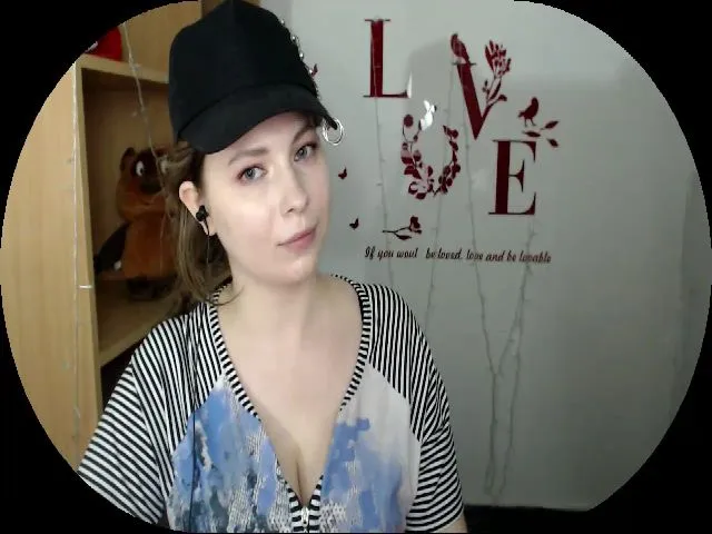 Live sex webcam photo for MollyMey #253181098