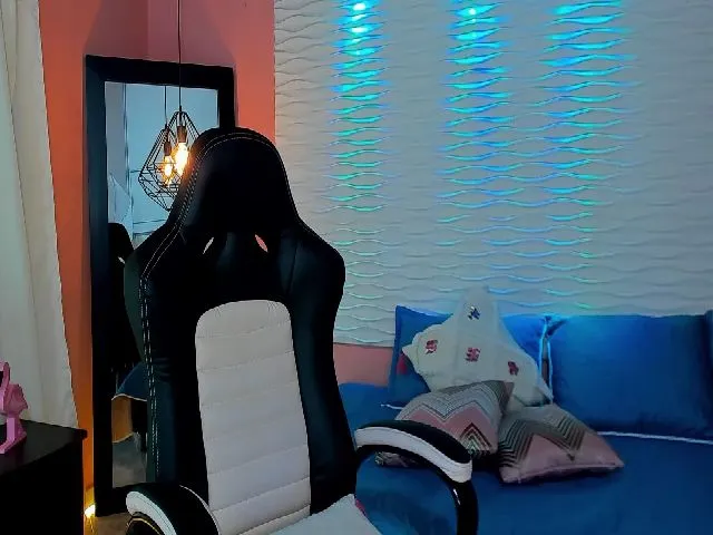 Live sex webcam photo for IsabelaBrown #257383971