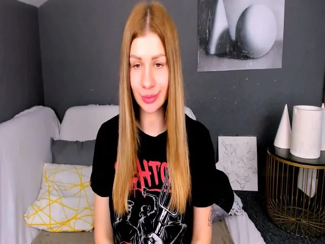 Live sex webcam photo for JuicyHelenX #258861000