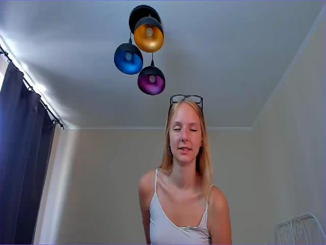 Live sex webcam photo for O1iv1a #252789532