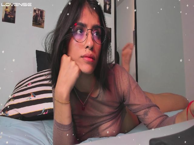 Live sex webcam photo for Miia____ #254304167