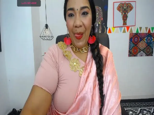 Live sex webcam photo for IndianMama #258615671