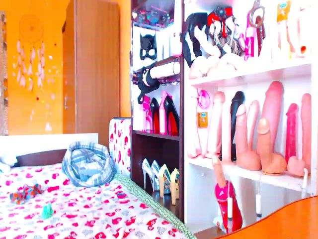 Live sex webcam photo for Cuminmenowbby #255077592