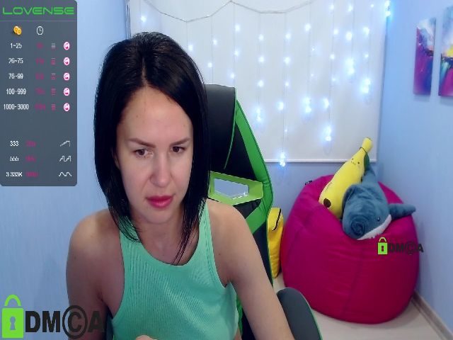 Live sex webcam photo for VickyH0ney #259930532