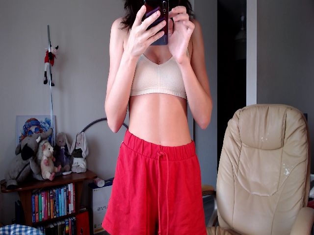 Live sex webcam photo for HoneyIAmHome #264677031