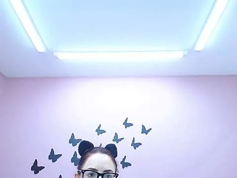 Live sex webcam photo for MiaObregon #242148320