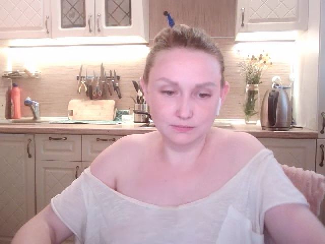 Live sex webcam photo for JaneGrey111 #253511887