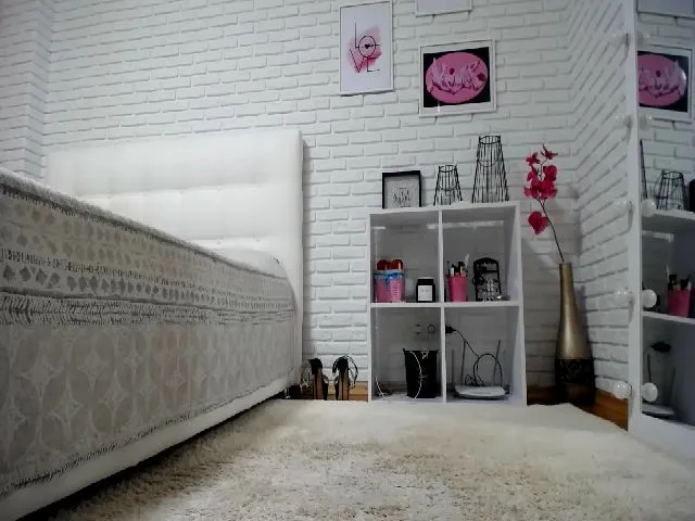 Live sex webcam photo for Malina_XXX #263628957