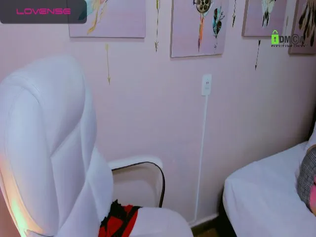 Live sex webcam photo for valentina_lo #265202750