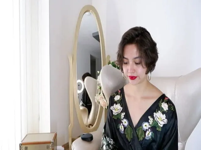 Live sex webcam photo for Anne_boleyn_ #263293155