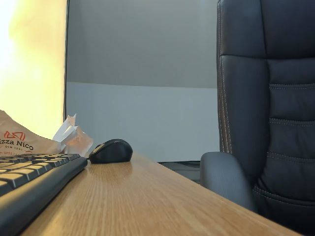 Live sex webcam photo for LizzieBrie #256833599