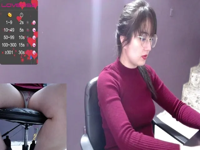 Live sex webcam photo for Charlotte_3x #256951596