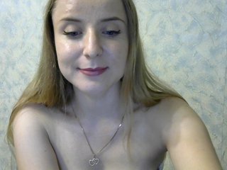 Live sex webcam photo for blonde-kisses #240498180