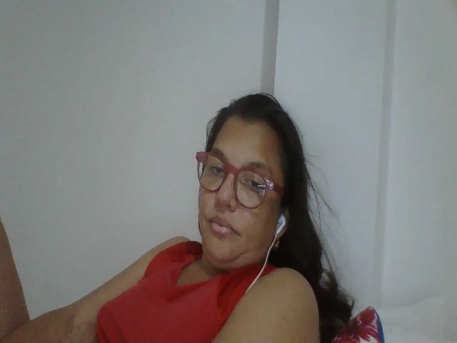 Live sex webcam photo for SweetLola01 #255005611