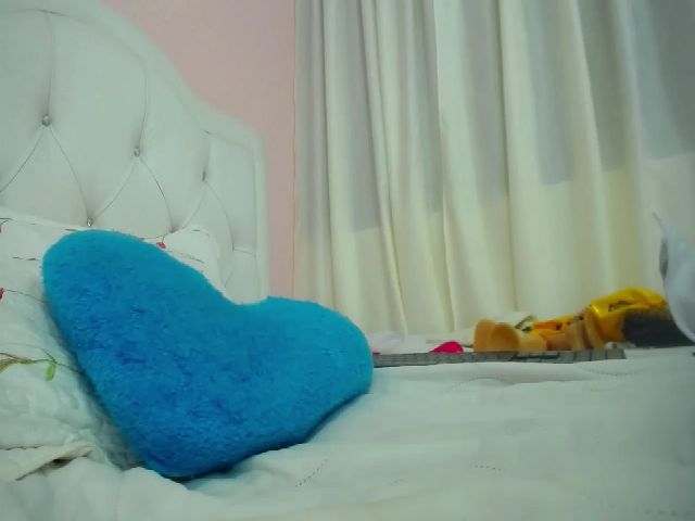 Live sex webcam photo for Petite_camila #287864518