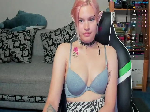 Live sex webcam photo for Sky_Drag0n #254049582