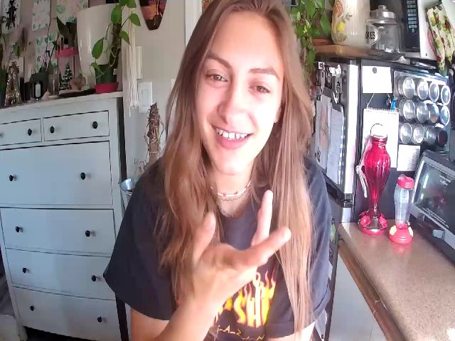 Live sex webcam photo for Sexylexi211 #263309160