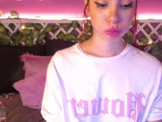 Live sex webcam photo for SusannaMoree #240814723