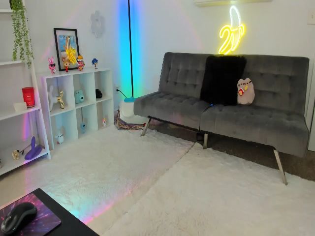 Live sex webcam photo for AddiLee #265097012