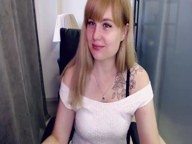 Live sex webcam photo for AdelinaBlondy #254028900