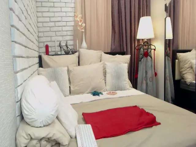 Live sex webcam photo for MonicaUDream #254020095