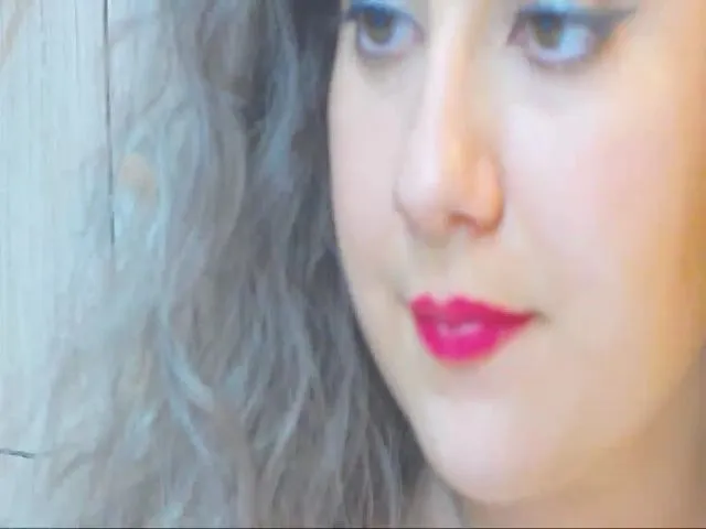 Live sex webcam photo for CurlyVibe #258434746