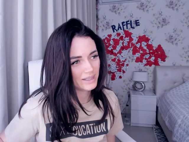 Live sex webcam photo for jessykm123 #241061839