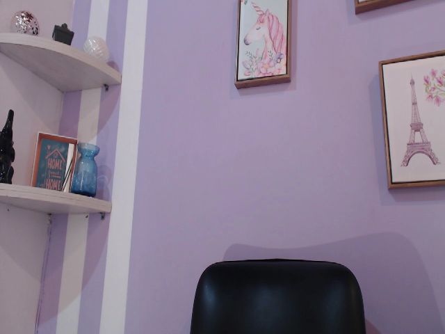 Live sex webcam photo for STORMY_FOXX #255584792