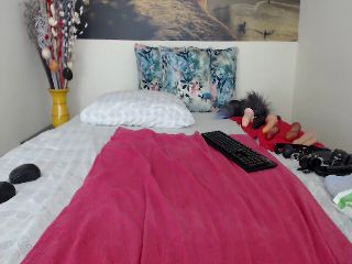 Live sex webcam photo for AikoTailor #287875930