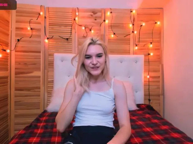 Live sex webcam photo for MarliTes #262937120
