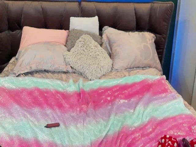 Live sex webcam photo for VeronikaVes #261734236